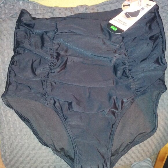 New Shapermint Essentials Full Coverage Bikini Top + High-Waisted Bottom - Large - Picture 2 of 9